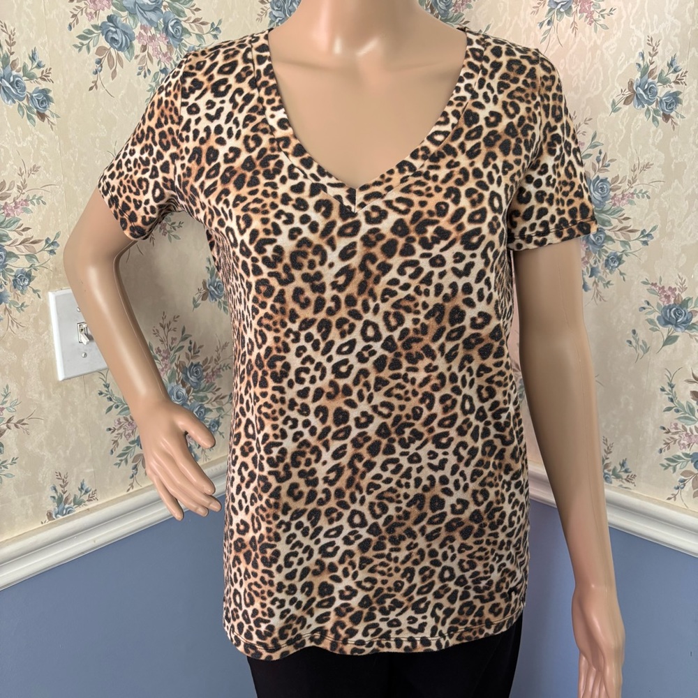 PINK Victoria's Secret Animal Leopard Print V-Neck T-Shirt, Size XS